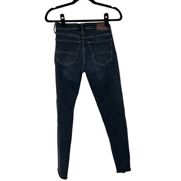 Lucky Brand Sweet Straight Dark Wash Raw Hem Jeans 2/26 - Picture 2 of 12